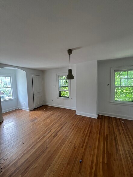 Building Photo - 1610 Andover Rd
