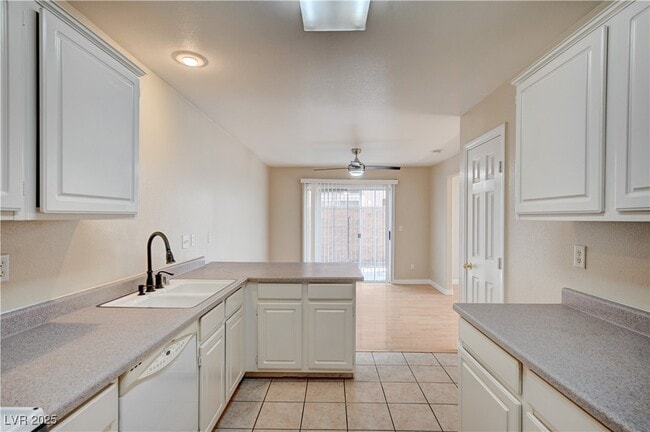 Building Photo - 10164 Tree Bark St