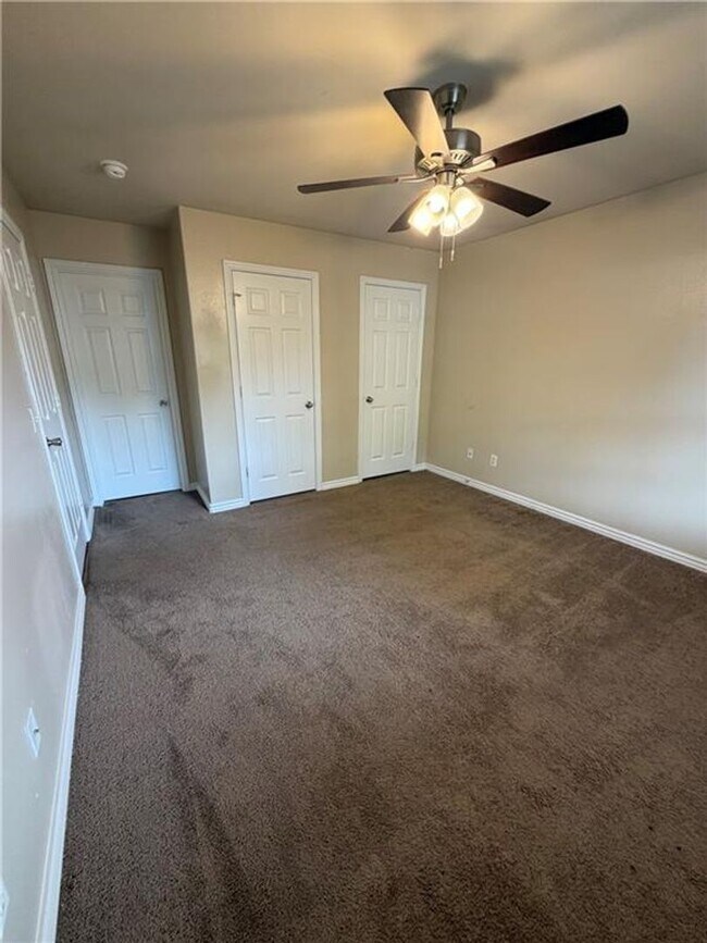Building Photo - 233-233 Graystone Cir