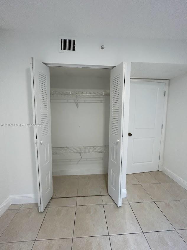 Building Photo - 450 S Park Rd