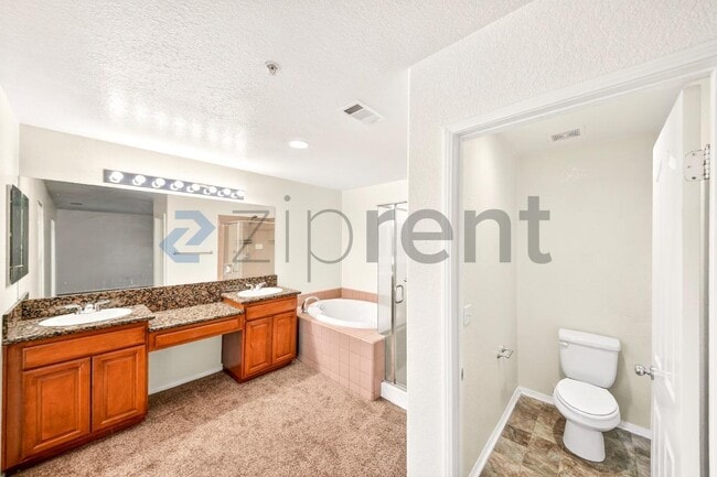 Building Photo - 6085 Medinah St