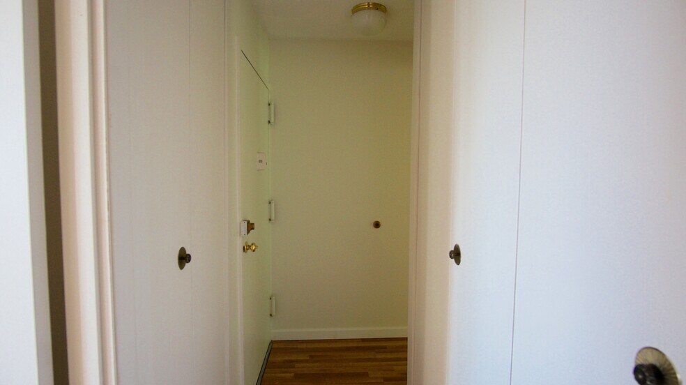 Building Photo - 274 S Main St