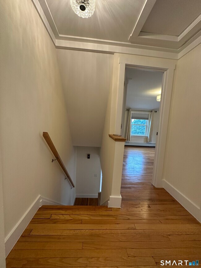 Building Photo - 424 Rockwell Ave