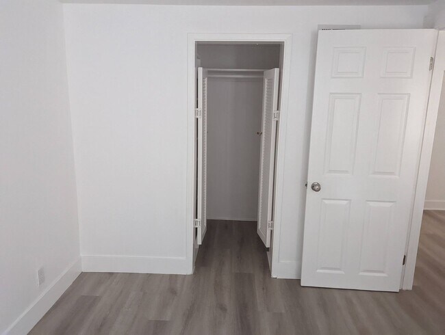 Building Photo - 4041 Van Buren Pl