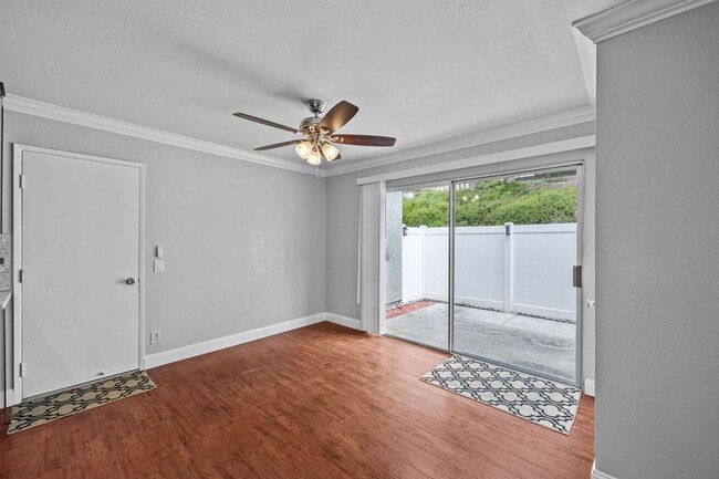 Building Photo - Beautiful Townhome in Mission Viejo
