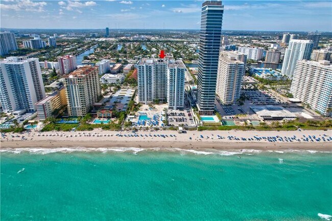 Building Photo - 2030 S Ocean Dr