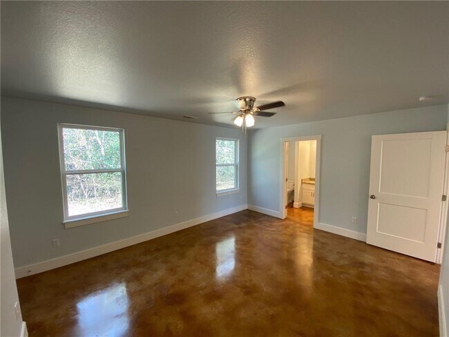 Building Photo - 300 Pendergrass St