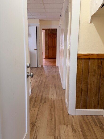 Building Photo - 10 Holland Rd