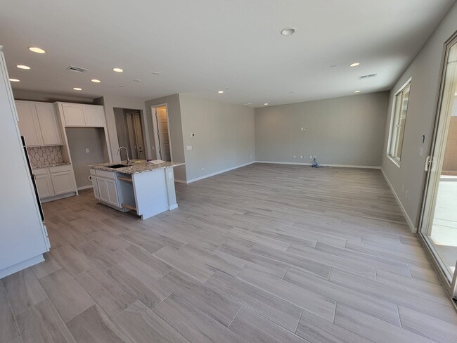 Building Photo - 3539 E Louise Dr