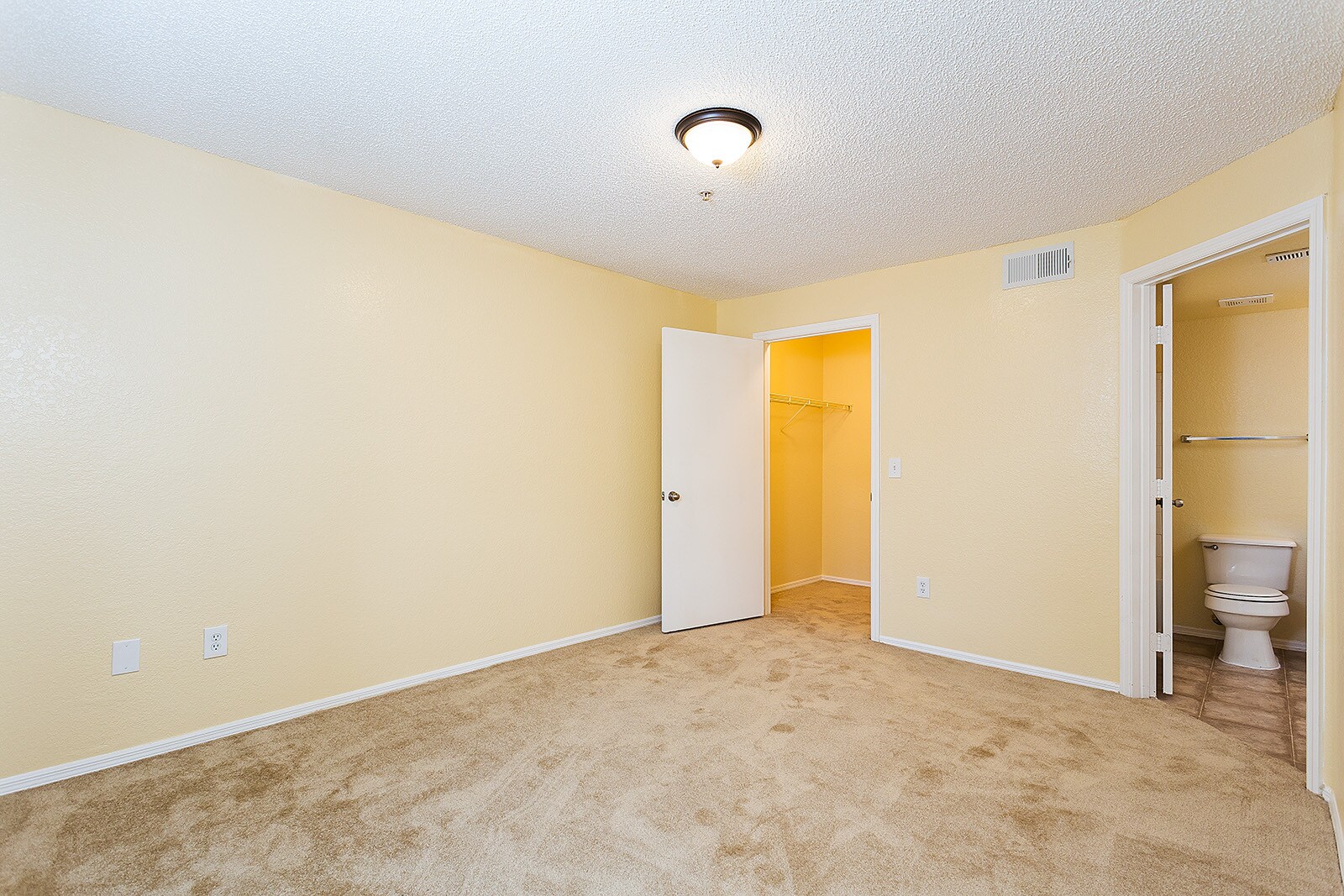 Building Photo - 2202 Key West Ct