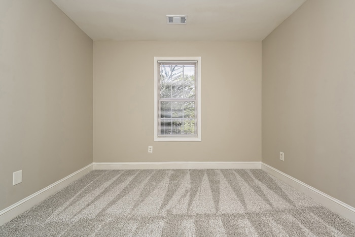 Building Photo - 520 Lakewood Dr