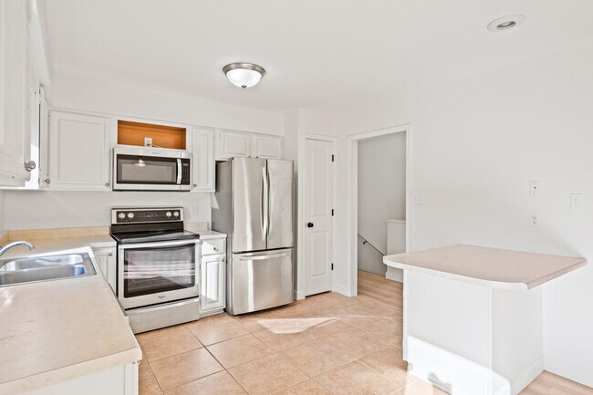 Building Photo - 3608 Teakwood Dr