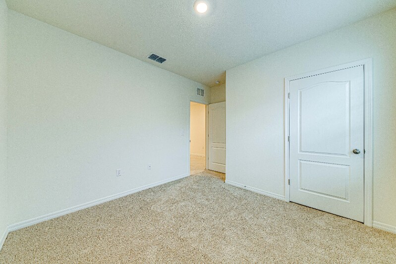 Building Photo - 1245 Cascades Ave