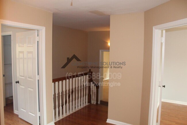 Building Photo - 430 Maplegrove Dr