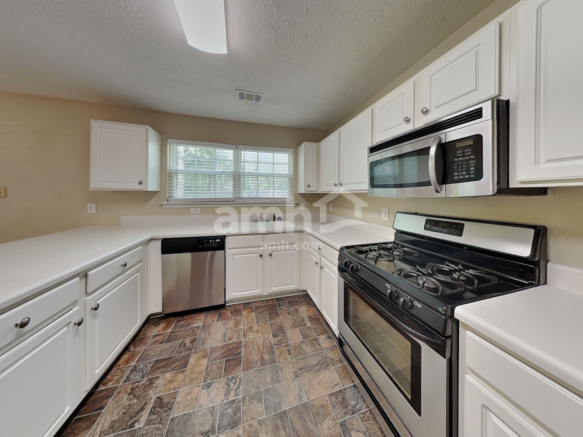 Building Photo - 329 Westminster Dr