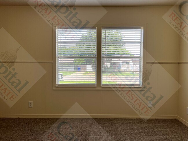 Building Photo - 806 Bell Dr