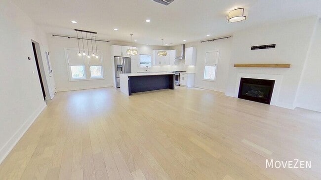 Building Photo - 5018 Double Lakes Dr