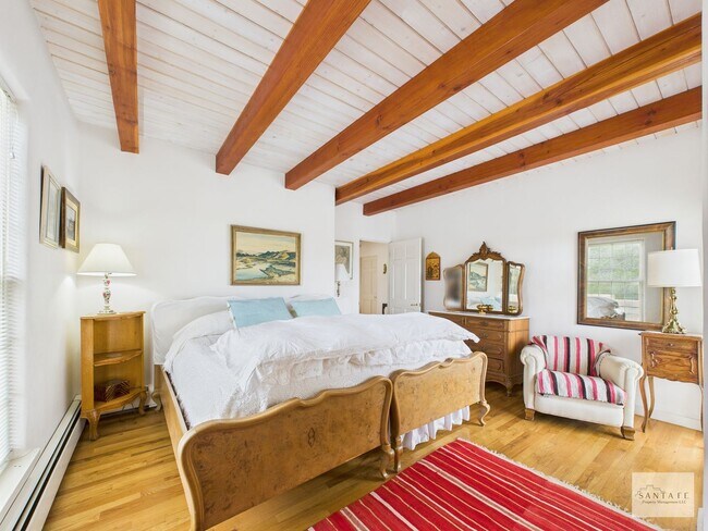 Building Photo - Downtown Fully Furnished Home Available Now!