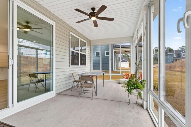 Building Photo - 163 Little Crk Dr