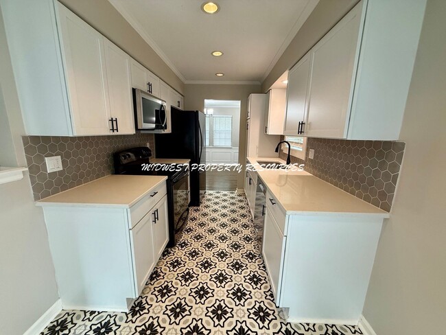 Building Photo - Newly Remodeled 3 Bed, 2.5 Bath Home with ...