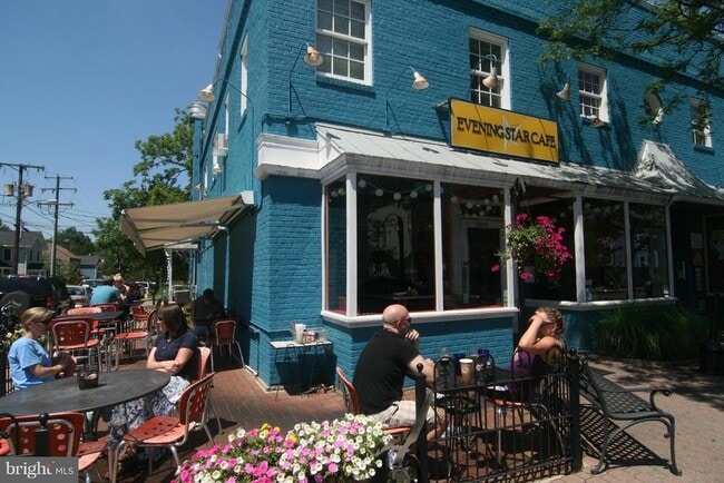 Building Photo - 545 E Braddock Rd