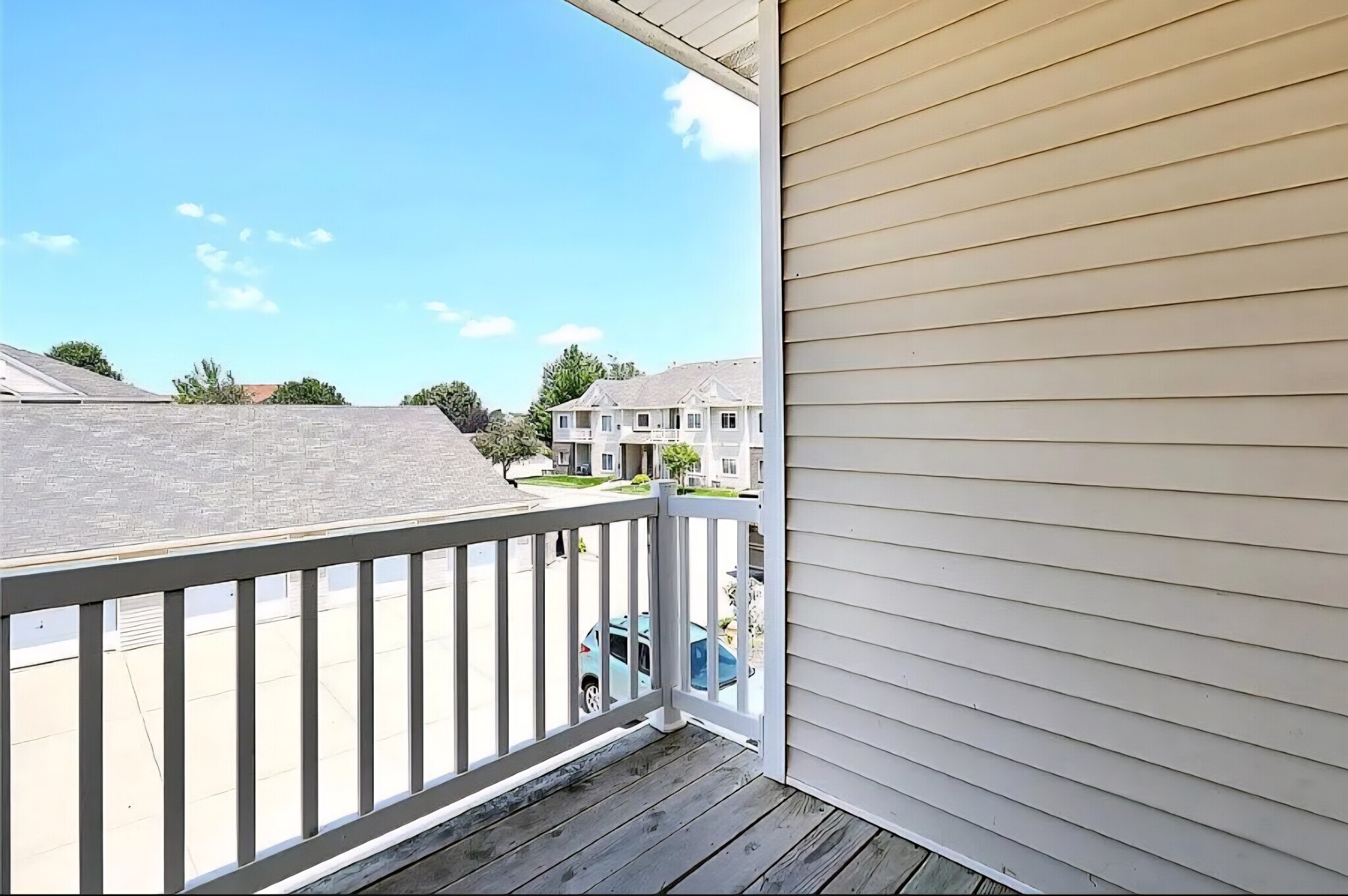 Building Photo - 1760 SE LA Grant Pkwy