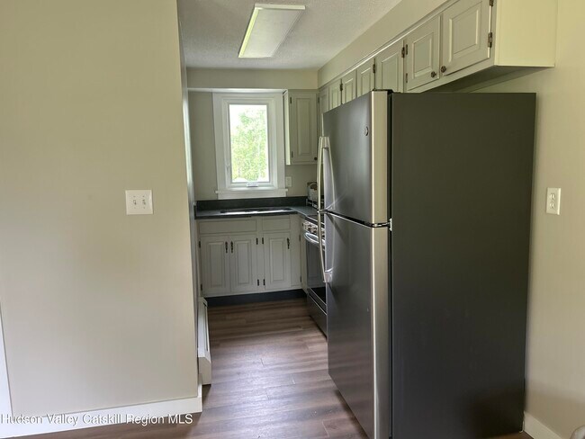 Building Photo - 173 S Amenia Rd