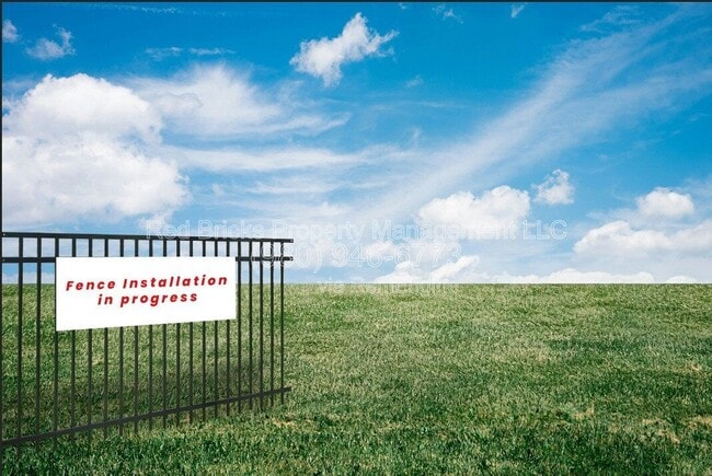 Building Photo - 2137 Riverbend Ave