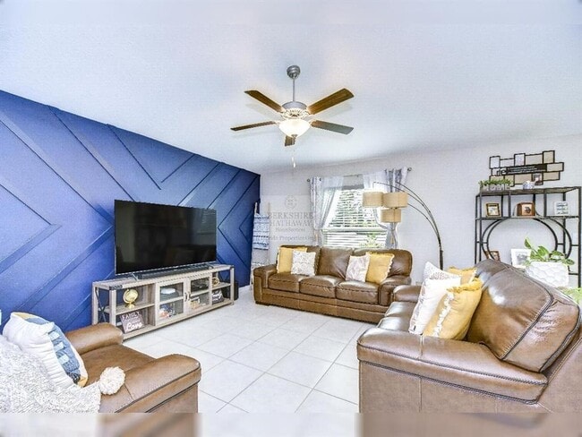 Building Photo - 1412 Tahitian Sunrise Dr