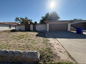 Building Photo - Beautifully Updated 3 Bedroom/2 Bathroom H...