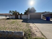 Building Photo - Beautifully Updated 3 Bedroom/2 Bathroom H...