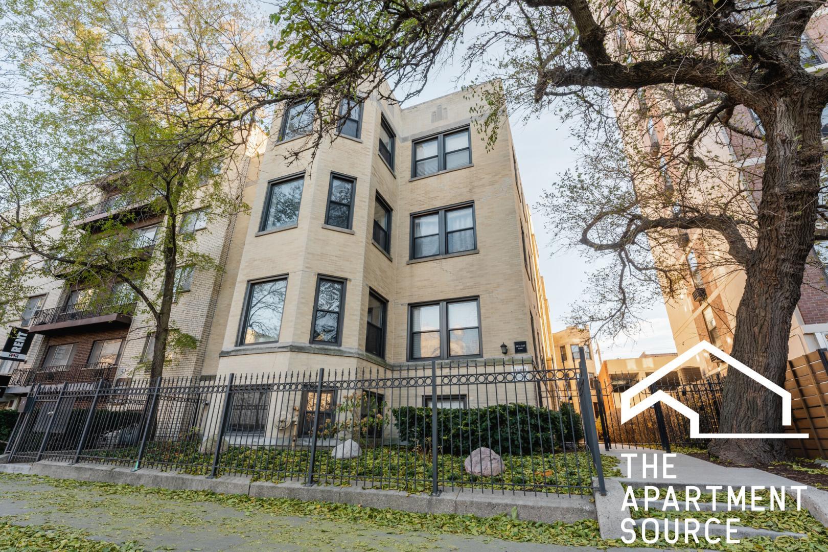 Building Photo - 527 W Barry Ave