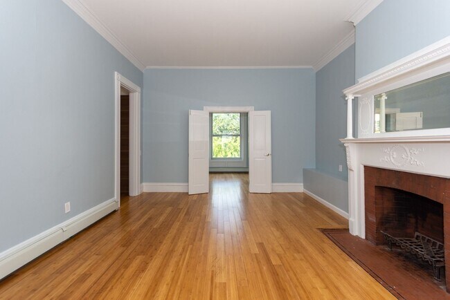 Building Photo - Kenmore Square Brownstone