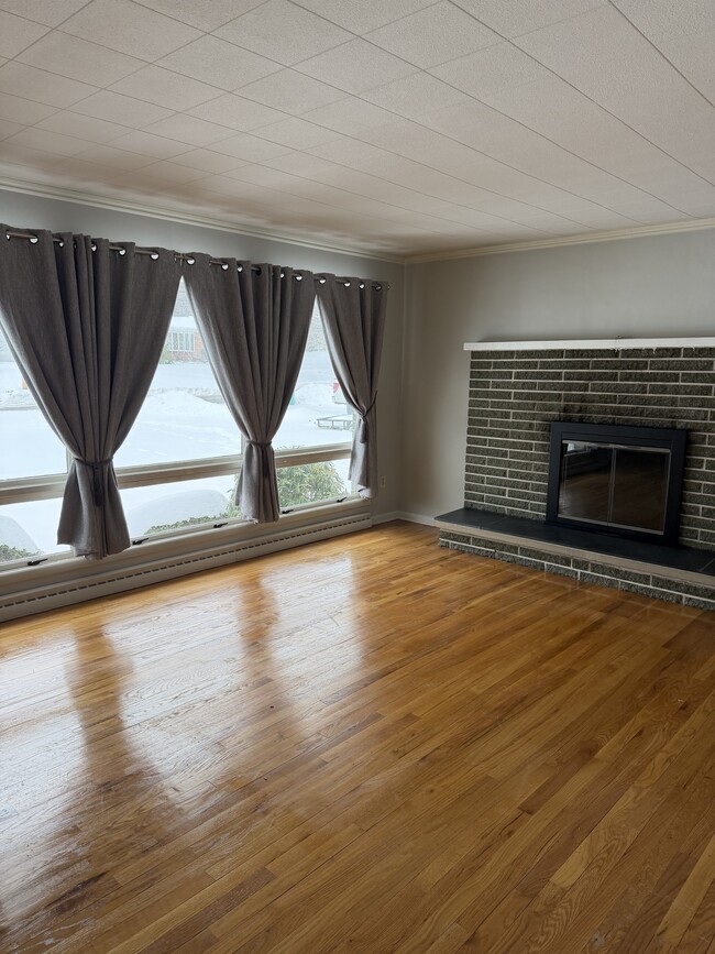 Building Photo - 26 E Oakwood Wy