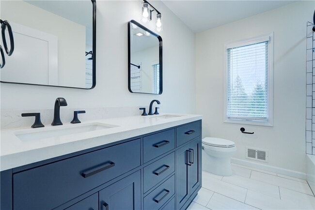 Building Photo - 399 French Rd