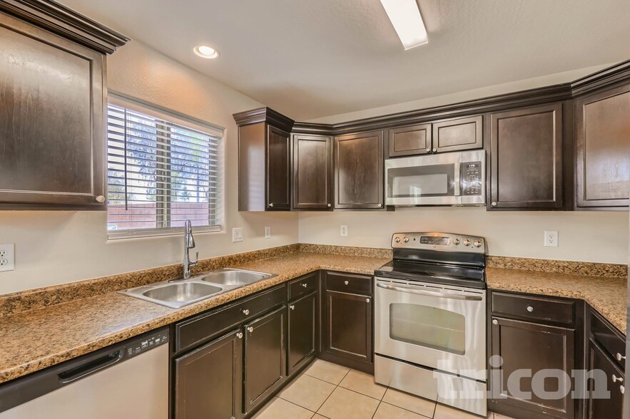 Building Photo - 3513 S 89th Ave