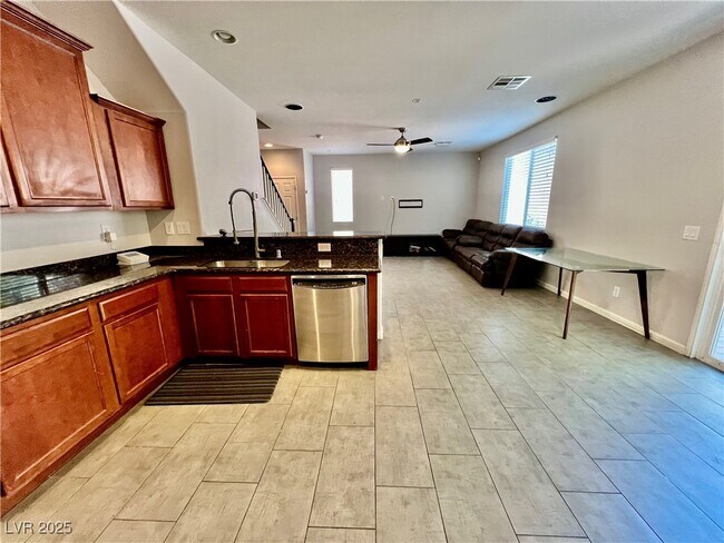 Building Photo - 10838 Whipple Crest Ave