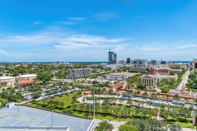 Building Photo - 300 S Australian Ave