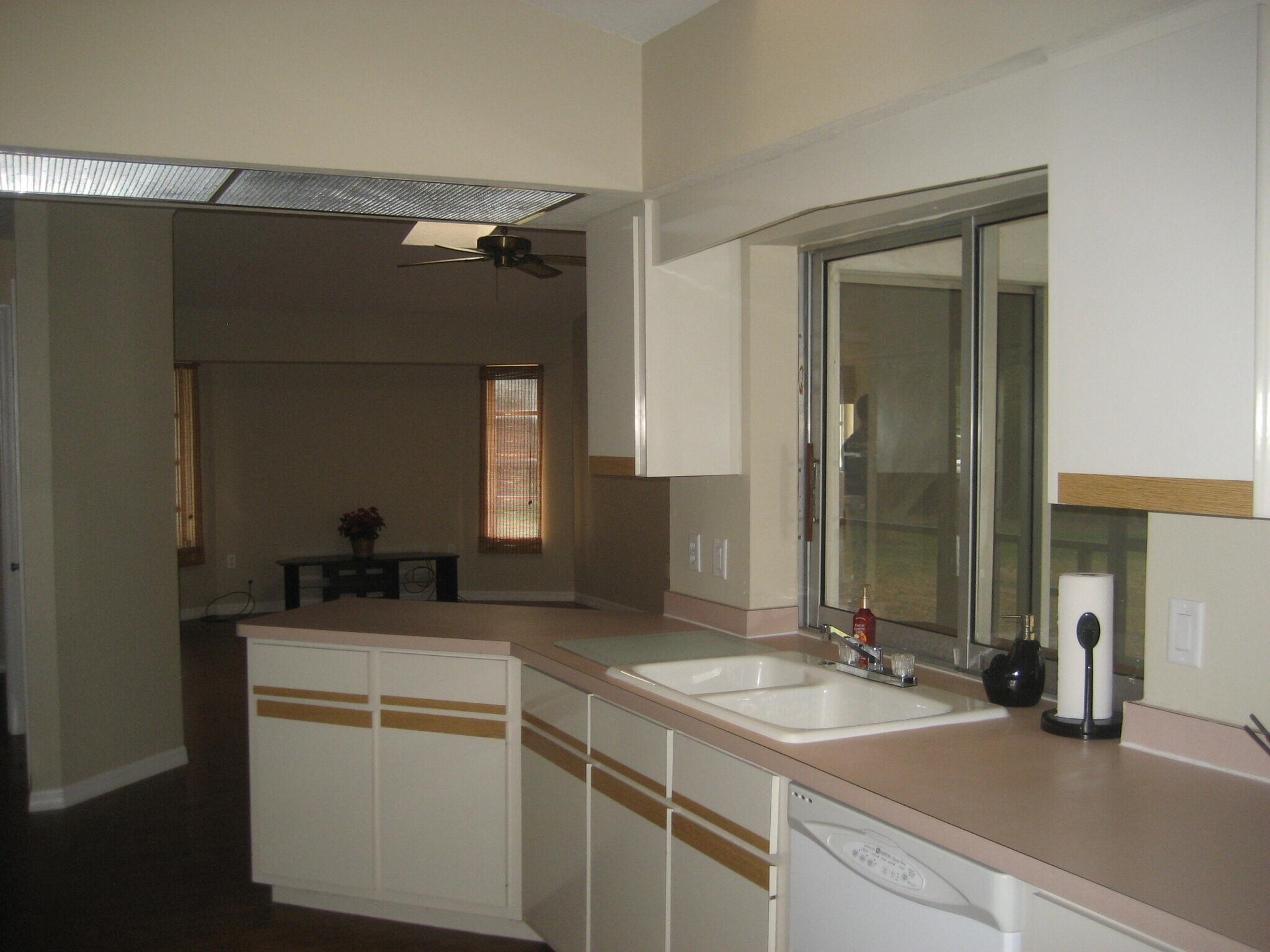Building Photo - 13231 Windcrest Dr