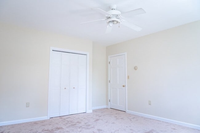 Building Photo - 55 Country Club Cir