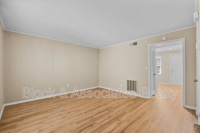 Building Photo - 1626 Spring Garden St
