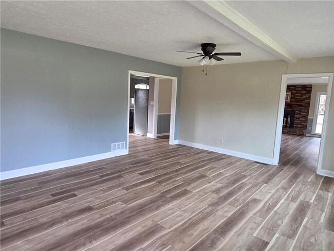 Building Photo - 1800 Hwy 81