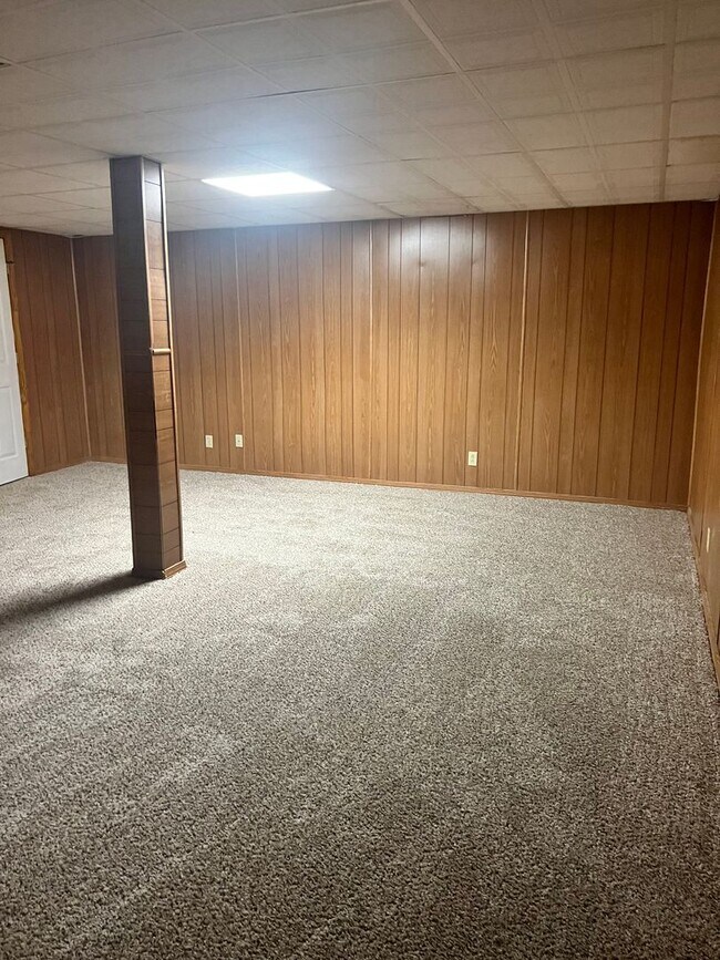 Building Photo - Remodeled home with Basement