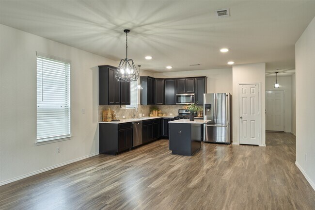 Building Photo - 2214 Timberland Country Ct