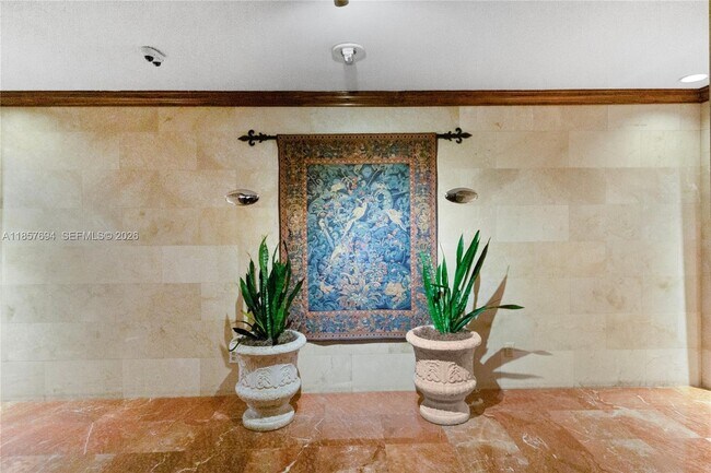 Building Photo - 100 Lincoln Rd