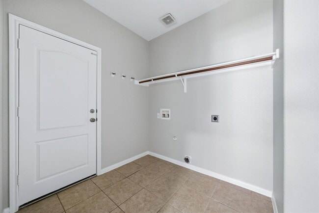 Building Photo - 7404 Journeyville Dr