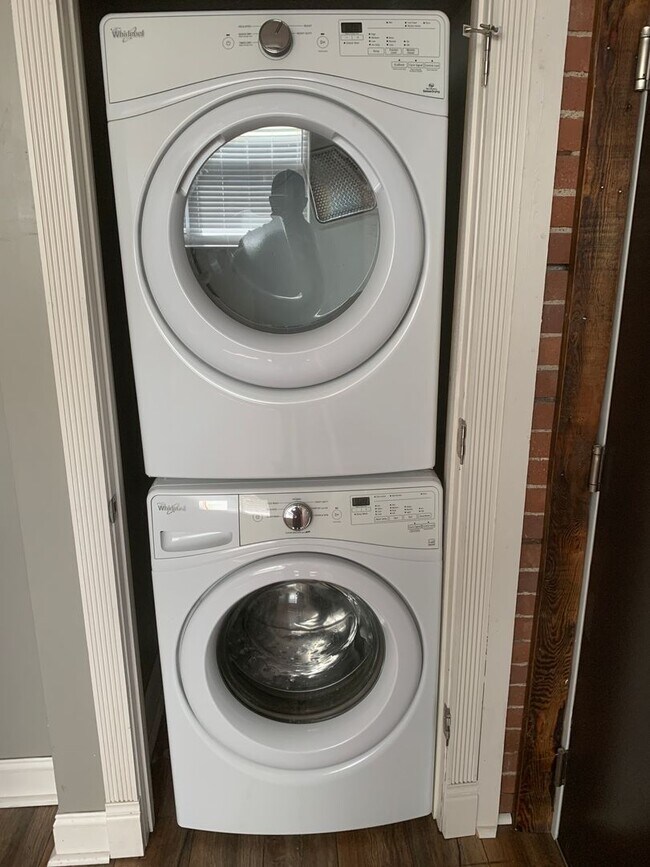 Building Photo - 2614 Larkins Wy