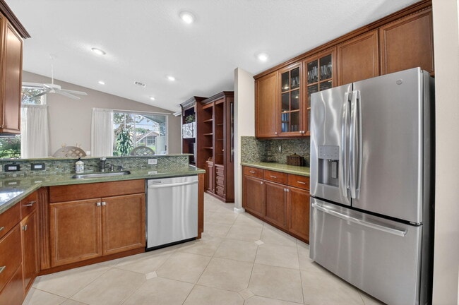Building Photo - 5256 Glenville Dr
