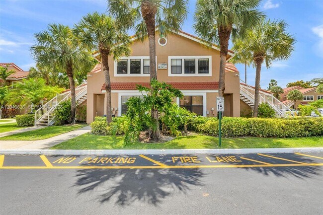 Building Photo - 15560 SW 104th Ter
