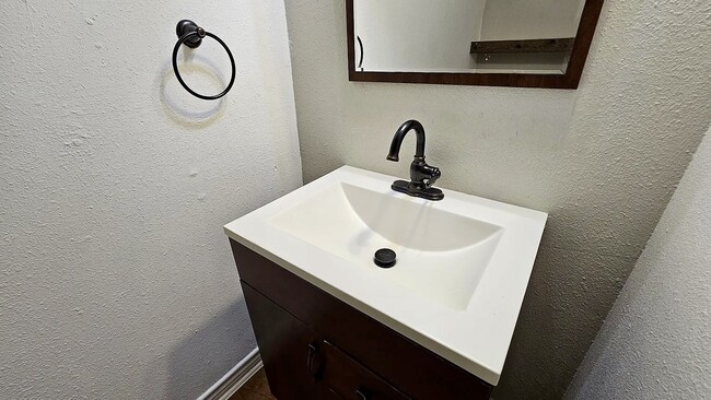 Building Photo - 6436 Kentwick Dr